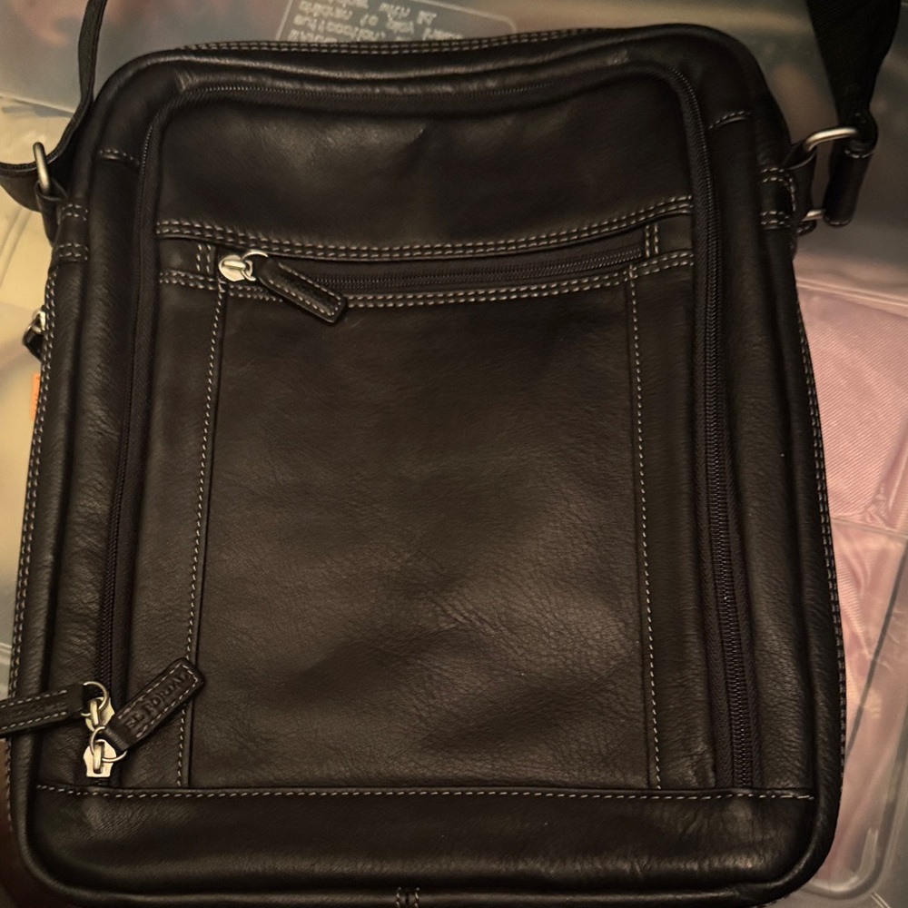 Elegant Black Leather Messenger Bag for Men